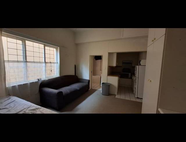 1 BEDROOM PROPERTY TO RENT IN FISH HOEK